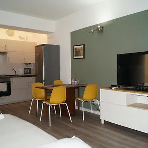 House Naviglio Uno , Milano Italia